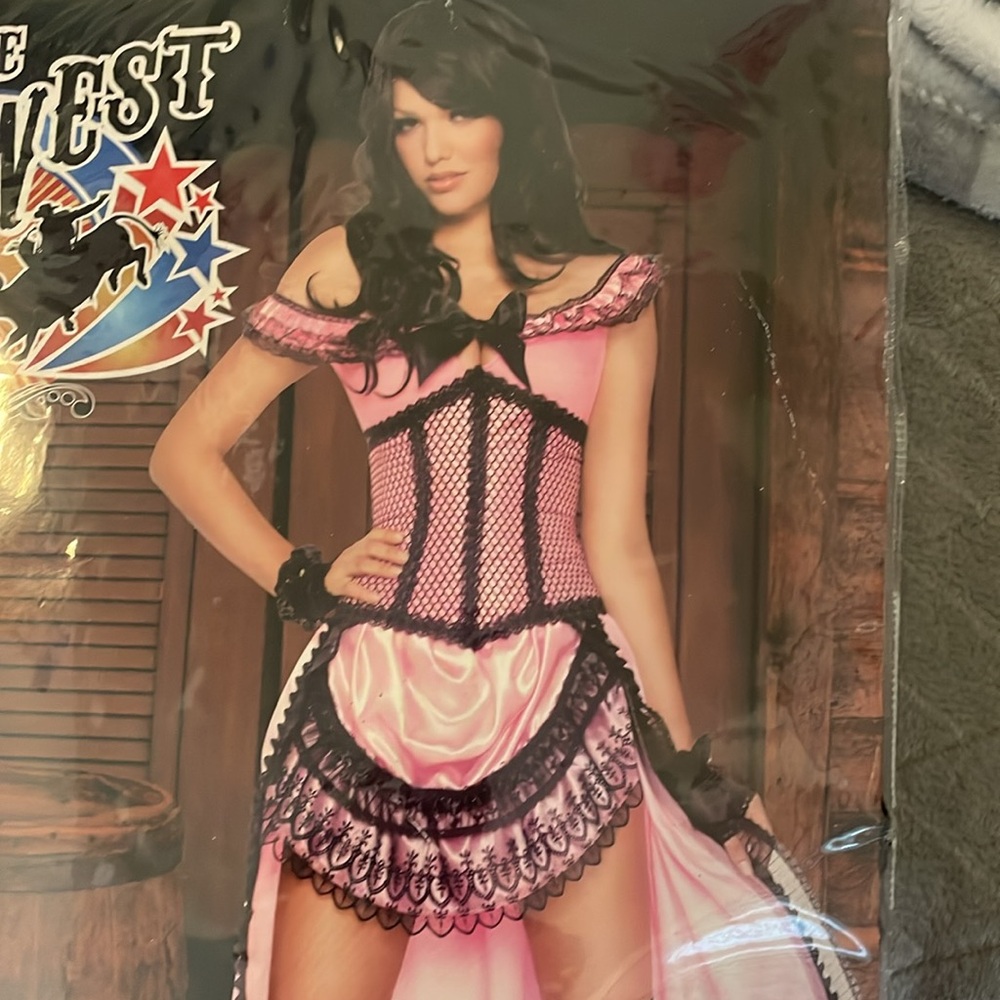 Western Babe - Picture 4 of 4